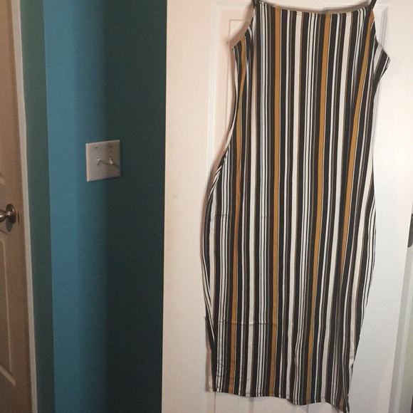 Multicolor Bodycon MIDI Dress - Picture 4 of 4